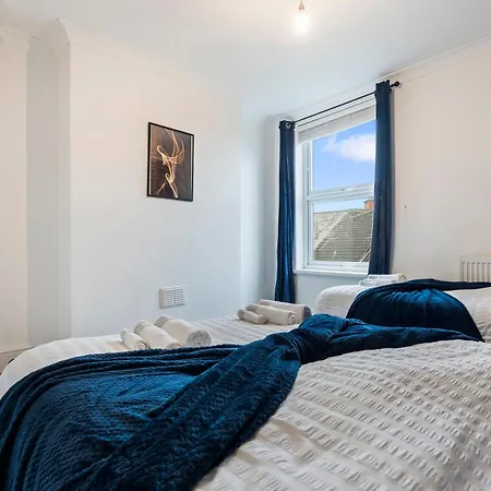 Luxe Stays - Seeps 8 - Free Parking - Modern Home Nottingham Exterior photo